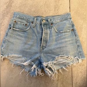 Levi’s 501 Shorts !!